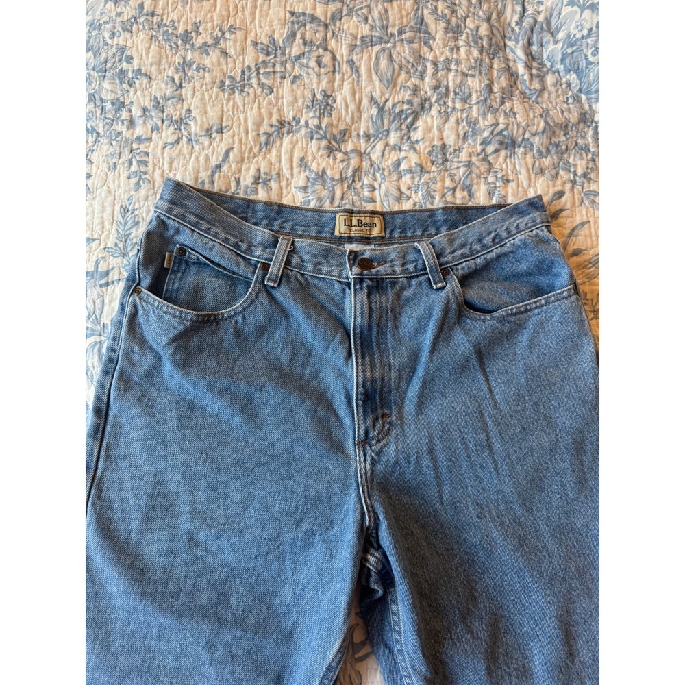 LL Bean Classic Fit Mens Jeans 34x34 Medium Wash Blue 100% Cotton Straight Leg